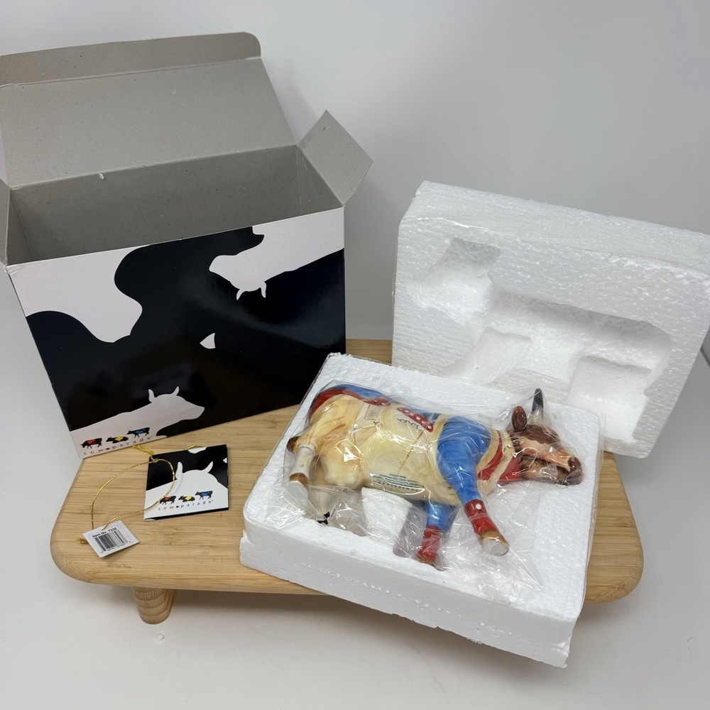 Cow Parade Revolutionary War Cow #7339 Westland 2004 With Box & Tag Figurine